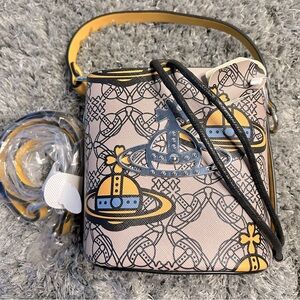 🍊cool unique bag🍊 send offers! Super cute never open or worn!!!